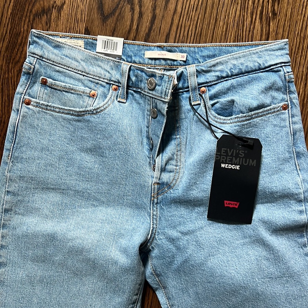 Levi’s Wedgie Icon Straight-Leg Jeans. Size 30. NWT - Picture 3 of 10